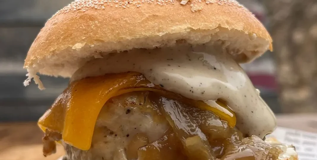 Hamburguesa a la catalana de pollastre